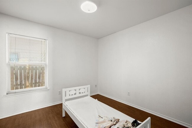 Building Photo - 13017 Lofton Cliff Dr