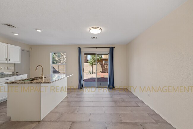 Building Photo - 3505 N Sierra Springs Dr