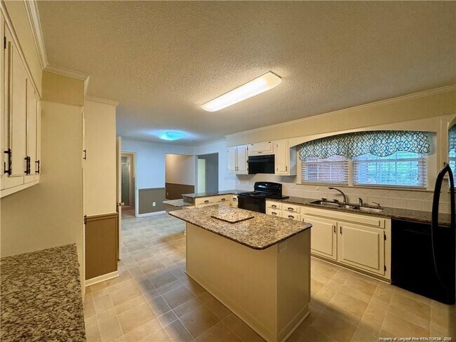 Building Photo - 400 Harrill Cir