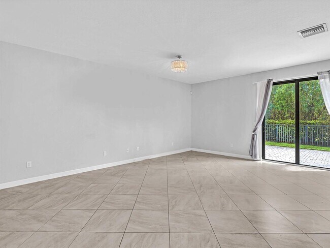 Building Photo - 12956 Anthorne Ln