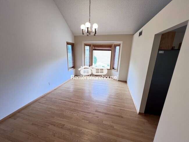 Building Photo - 2852 Kenwood Isles Dr