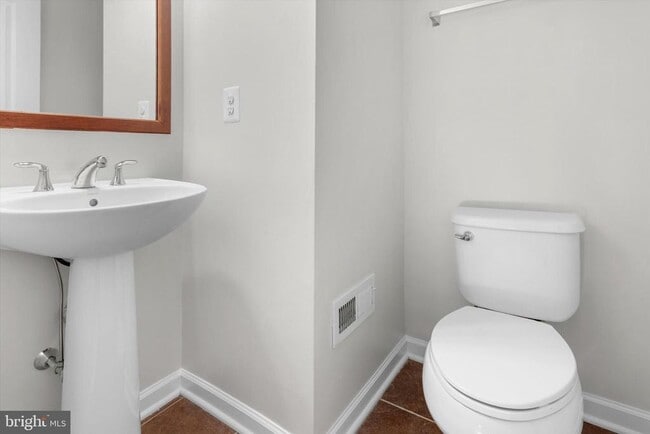 Building Photo - 43187 Loudoun Reserve Dr