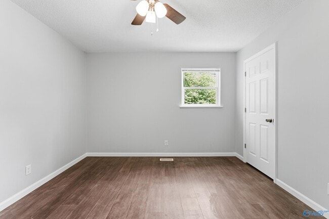 Building Photo - 1504 Faye St SW