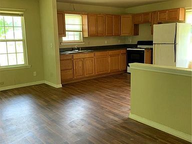 Building Photo - 55 Pell Dr