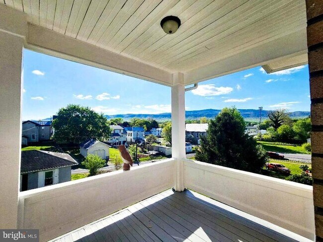 Building Photo - 515 Fourth St