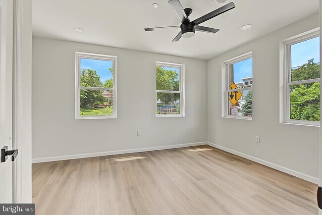 Building Photo - 1242 N 15th St