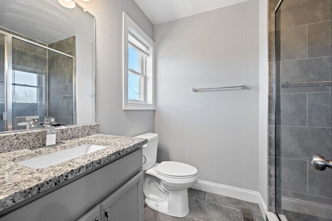 Building Photo - 3 Bedroom Townhome in Campbell County