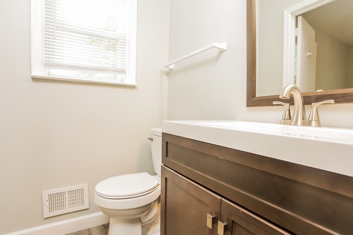 Building Photo - 448 Pitney Rd