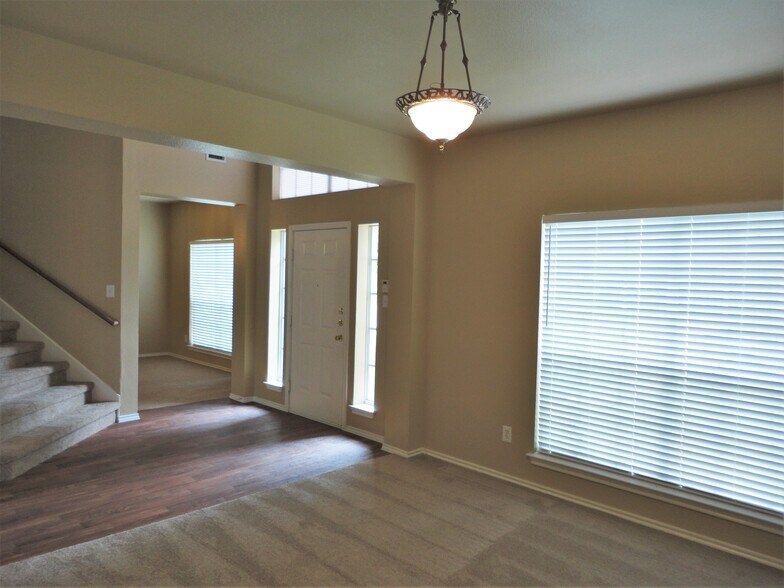 Building Photo - 1114 Black Locust Drive West