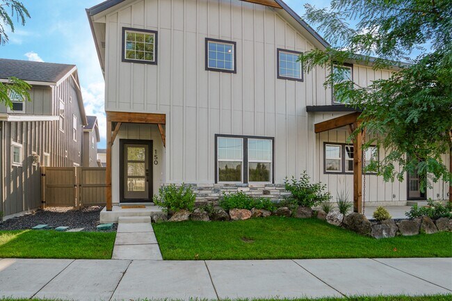 Building Photo - 150 N Edgewood Ln