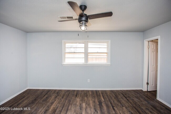 Building Photo - 6803 Avenue W