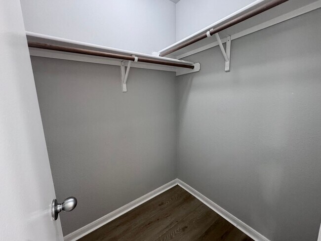 Building Photo - Cedar Park Condo  Freshly Updated