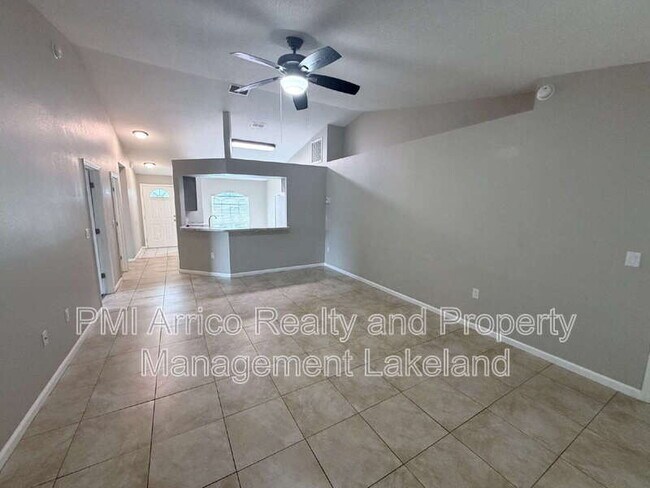 Building Photo - 3670 Country Ln