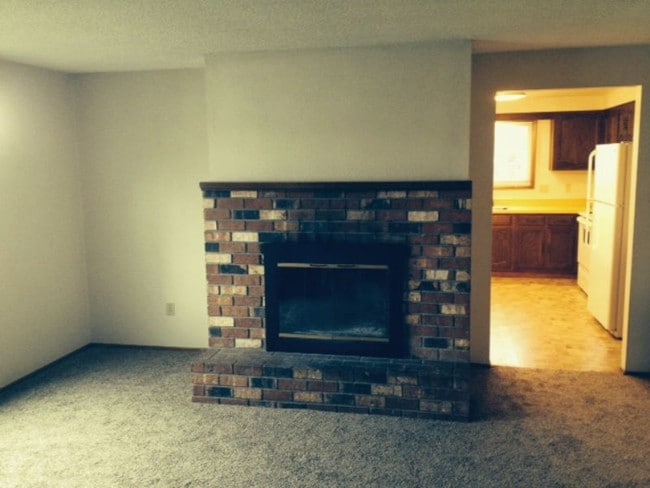 Building Photo - East Springfield 2 bedroom one-level duplex