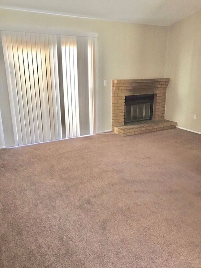 Building Photo - Great 2 bed 2 bath Condo in Hercules -- AV...