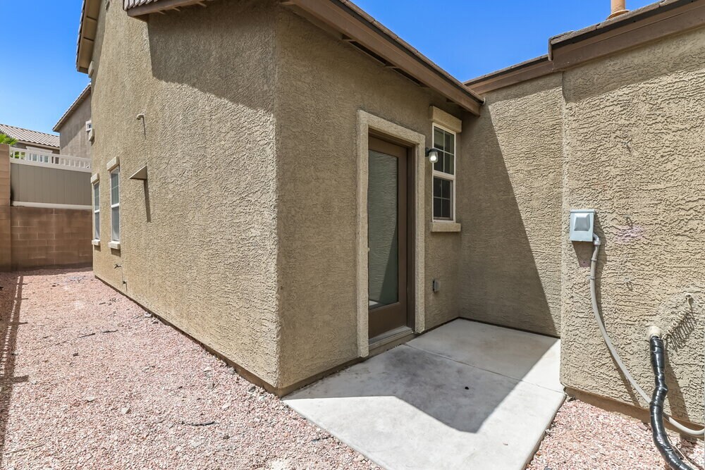 Building Photo - 967 Wembly Hills Pl