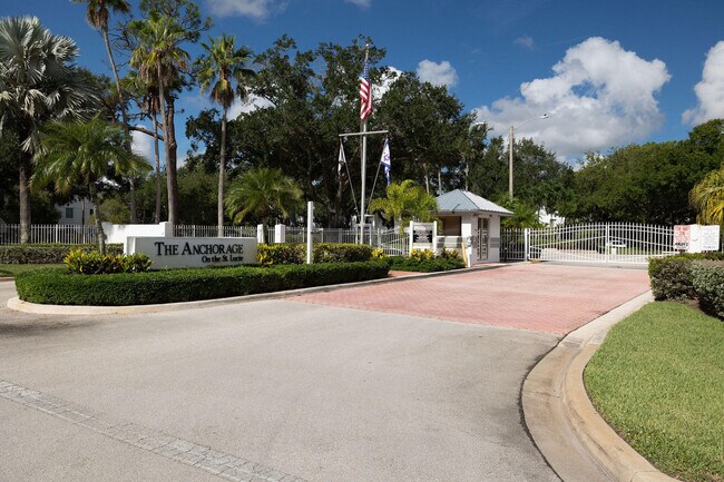 Building Photo - 2502 SE Anchorage Cove