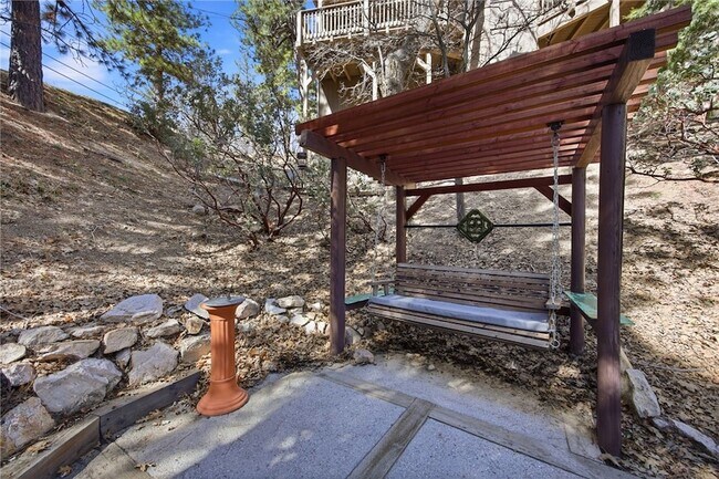 Building Photo - 528 Brentwood Dr