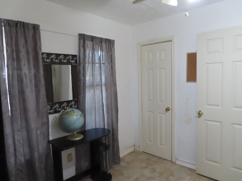 Building Photo - 12307 Currin Forest Dr