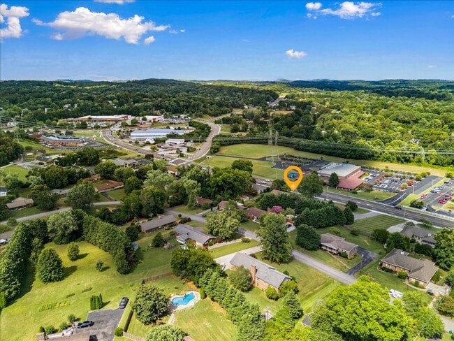 Building Photo - Renovated Mid-Century Modern Home in Belmont West with Finished Basement & Fenced Yard