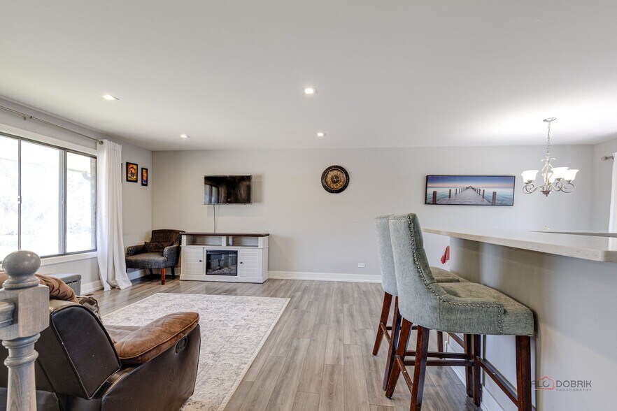 Building Photo - 1171 Saylesville Ln