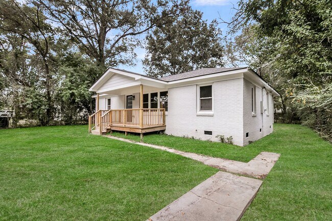 Building Photo - 30 Guerry Cir