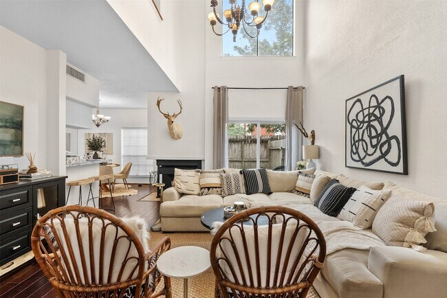 Building Photo - 2220 Bering Dr