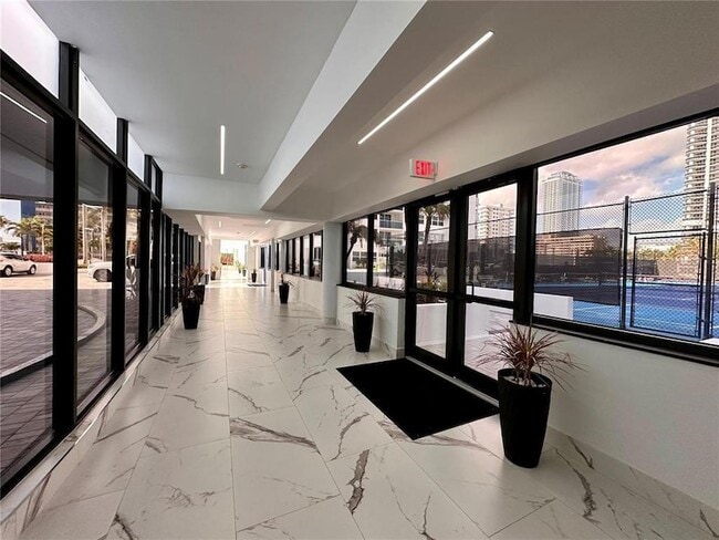 Building Photo - 1880 S Ocean Dr