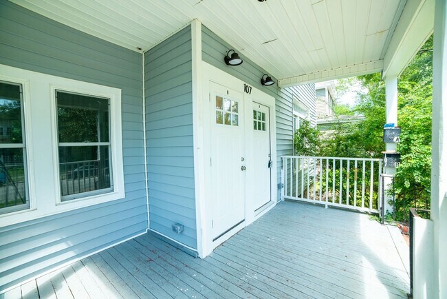 Building Photo - 107 N 13th St