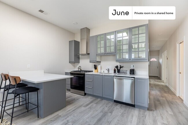 Building Photo - Room in Shared 5 bed/2 bath home in JFK/UMass