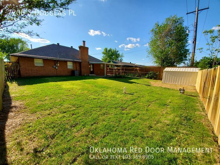 Building Photo - 7200 S Douglas Pl