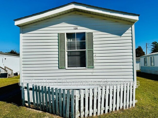 Building Photo - 120 Zack Cir