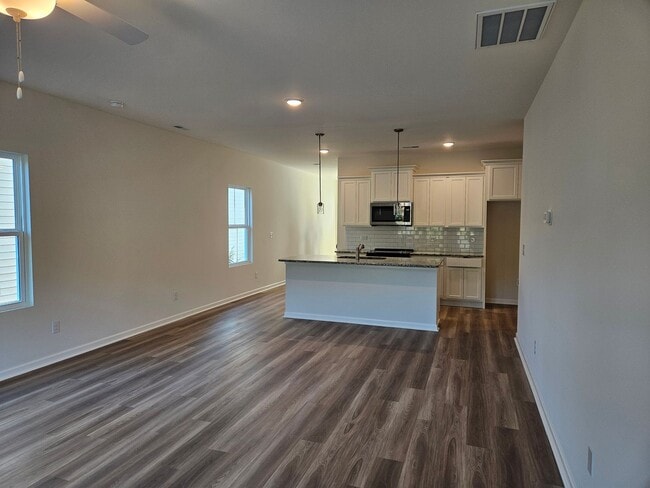 Building Photo - Brand new 3 bedroom, 2.5 bath Hampstead home - Brookfield Branch community