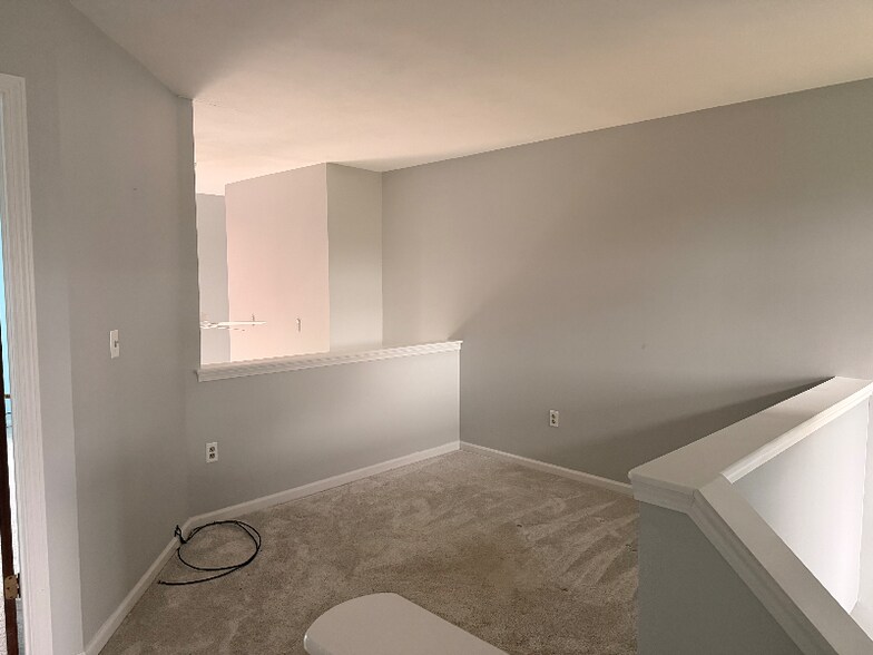 Building Photo - 8230 Beehive Cir