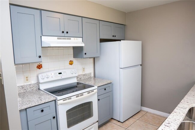 Building Photo - 434 W 17th St