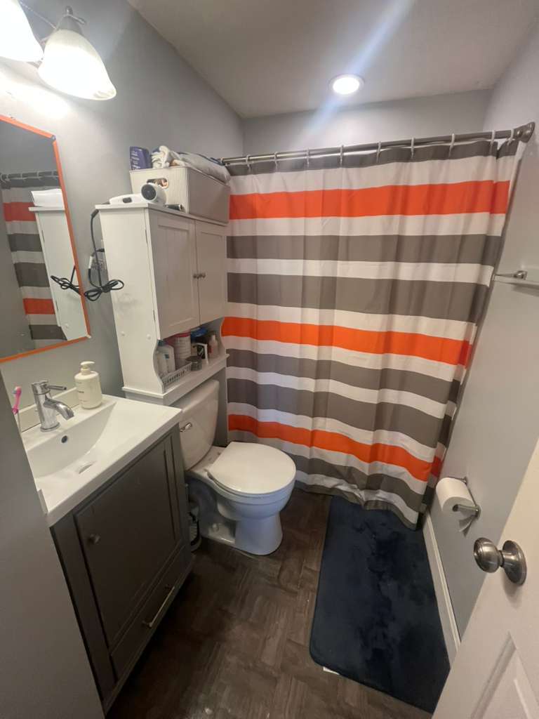 Building Photo - 230 Willard St