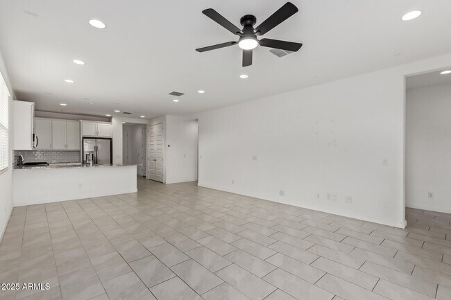 Building Photo - 4942 N 194th Dr