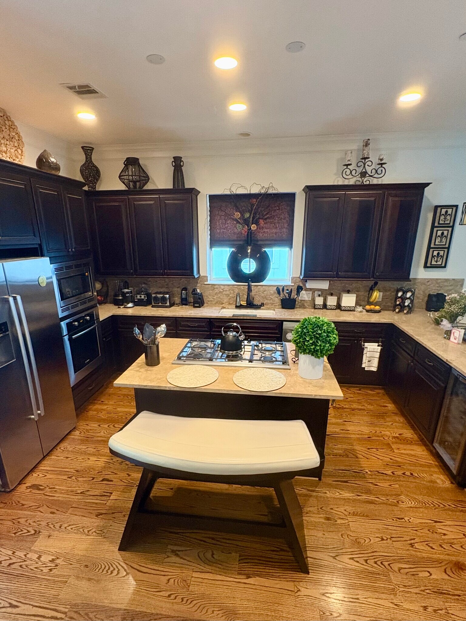 Shared full kitchen and sitting area on second floor - 15927 Morgan St