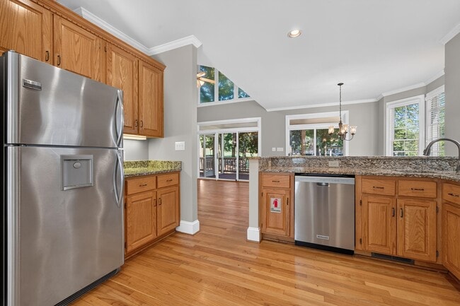 Building Photo - 113 7 Oaks Way