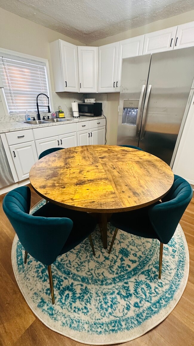 Building Photo - 108 E 21st St