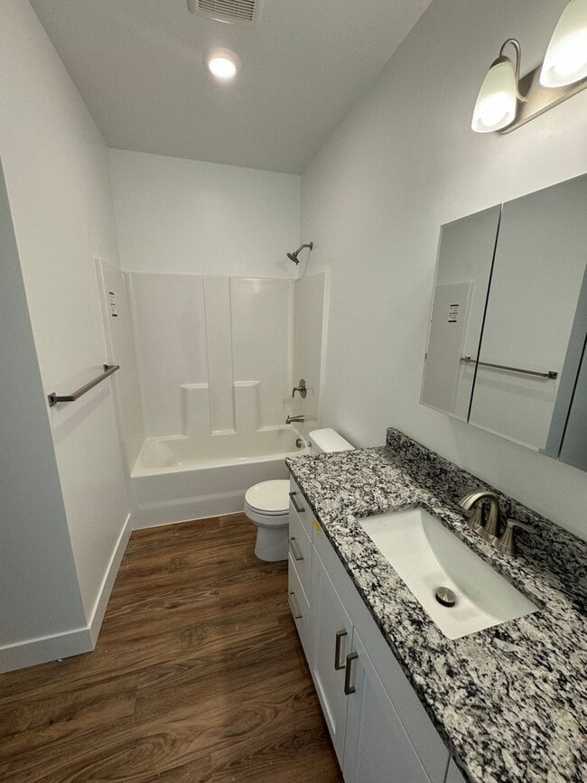 Building Photo - Modern 2-Story Town Home for Rent in Sugar...