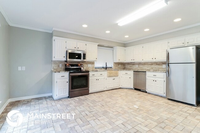 Building Photo - 1220 Interurban Way