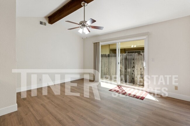 Building Photo - 9140 Nasreen Dr