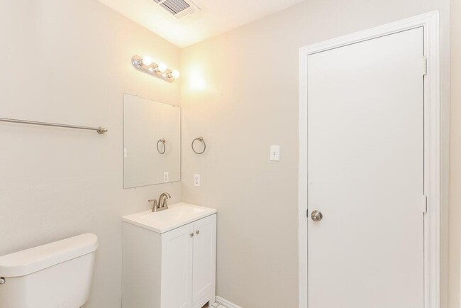 Building Photo - 8815 Roaring Point Dr