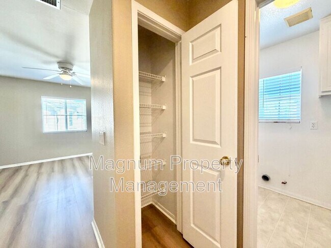 Building Photo - 29751 Maxmillian Ave