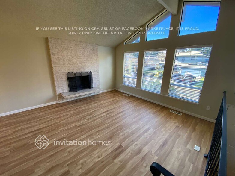 Building Photo - 33628 27th Pl SW