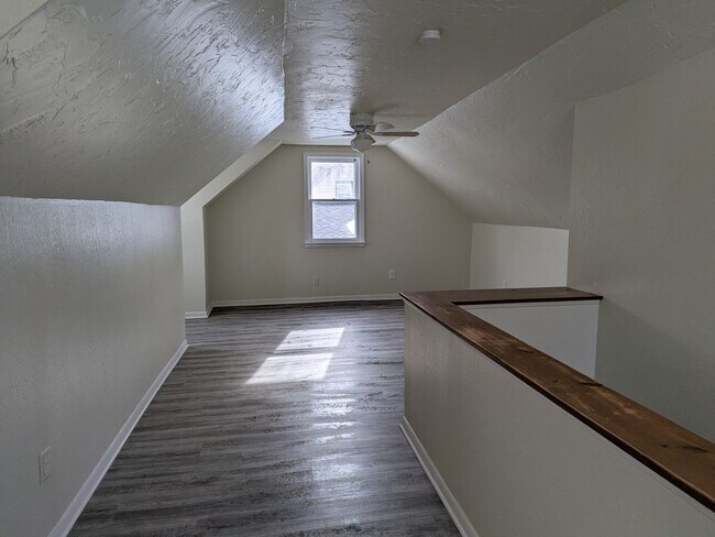 Building Photo - 1266 Magnolia Ave