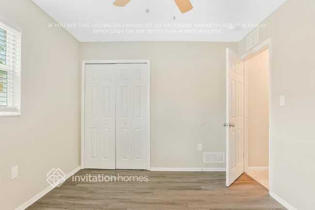 Building Photo - 10582 Jane Eyre Dr