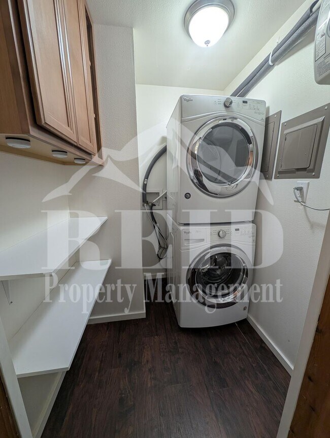 Building Photo - Lebo Reid Duplex