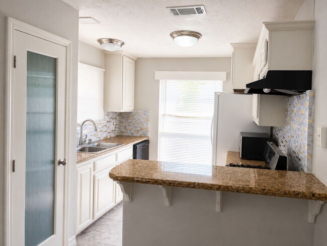 Building Photo - 2022 Crosscoach Ln